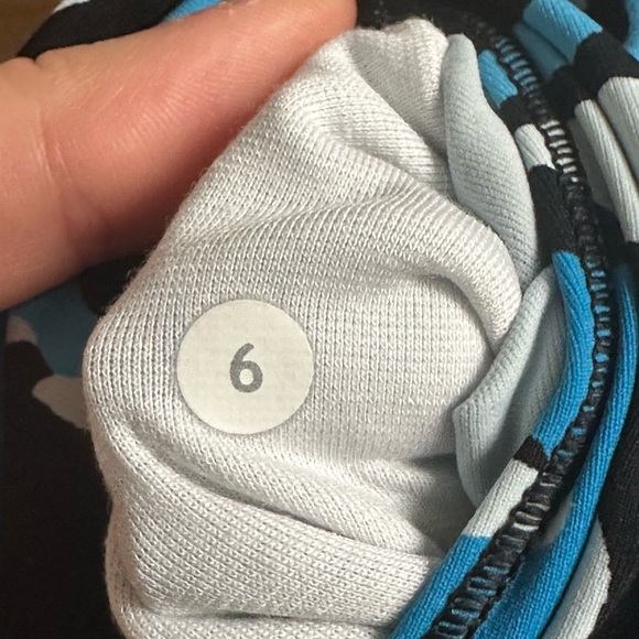 BNWOT RARE Size 6 Lululemon Wunder Under Pant (Hi-Rise) - Picture 7 of 7